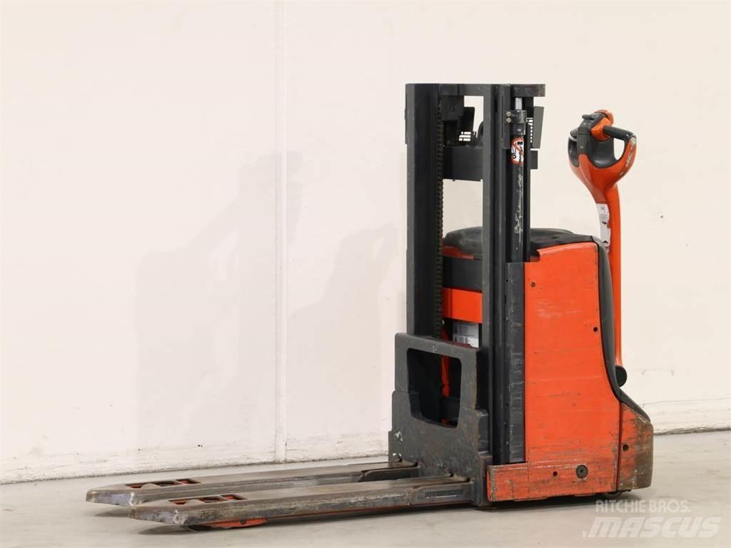 Linde D06/1160 Gerbeur accompagnant