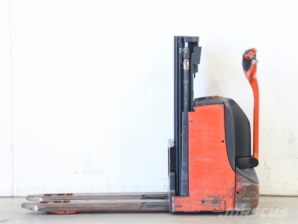 Linde D06/1160 Gerbeur accompagnant