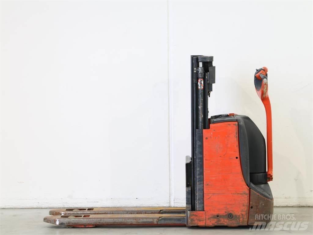 Linde D06/1160-00 Gerbeur accompagnant