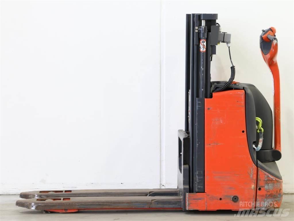 Linde D06/1160-00 Gerbeur accompagnant