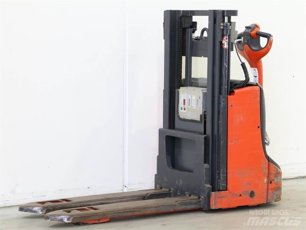 Linde D06/1160-00 Gerbeur accompagnant