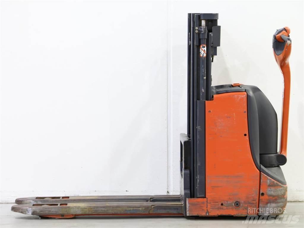 Linde D06/1160-00 Gerbeur accompagnant