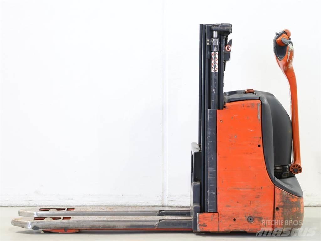 Linde D06/1160-00 Gerbeur accompagnant