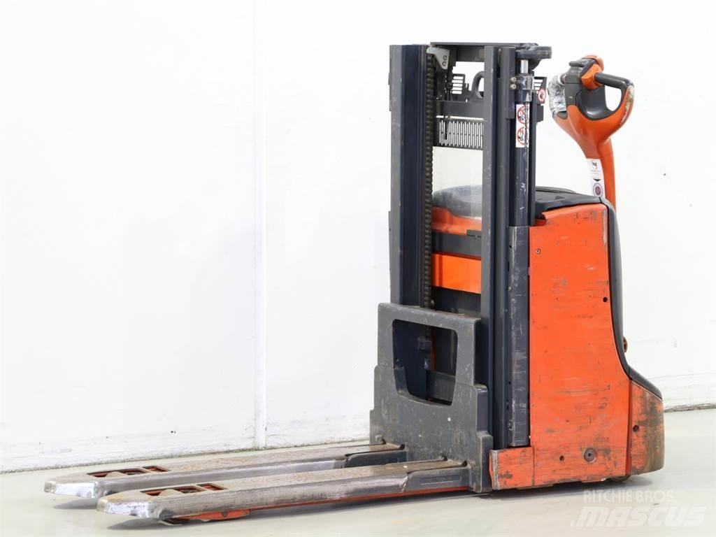 Linde D06/1160-00 Gerbeur accompagnant
