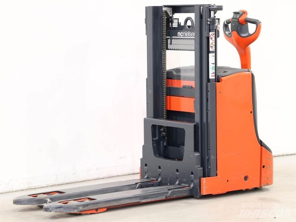 Linde D08/1160 Gerbeur accompagnant
