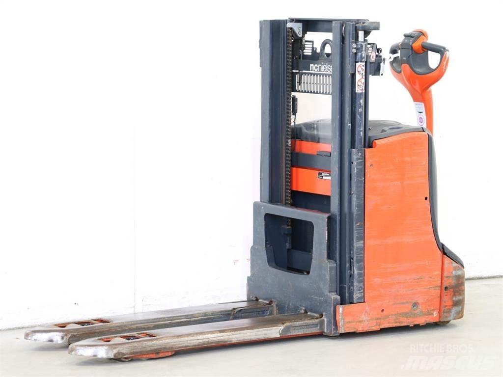 Linde D08/1160-00 Gerbeur accompagnant
