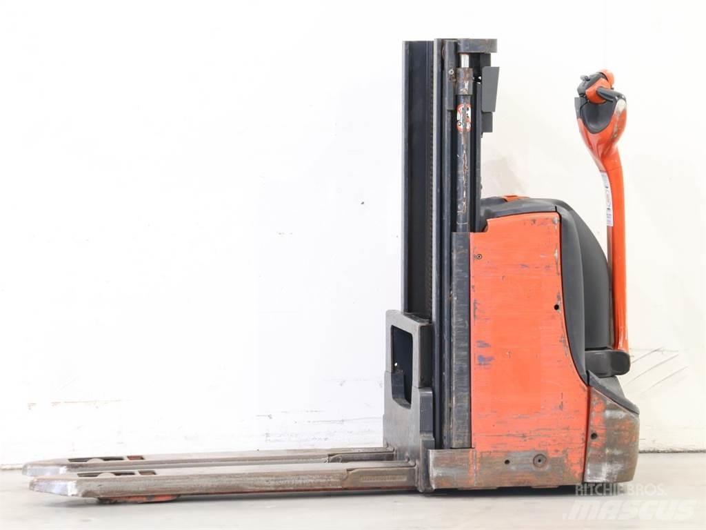 Linde D08/1160-00 Gerbeur accompagnant