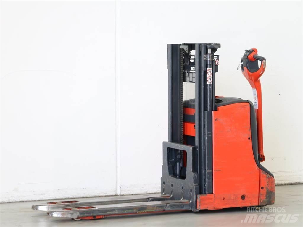 Linde D08/1160-01 Gerbeur accompagnant