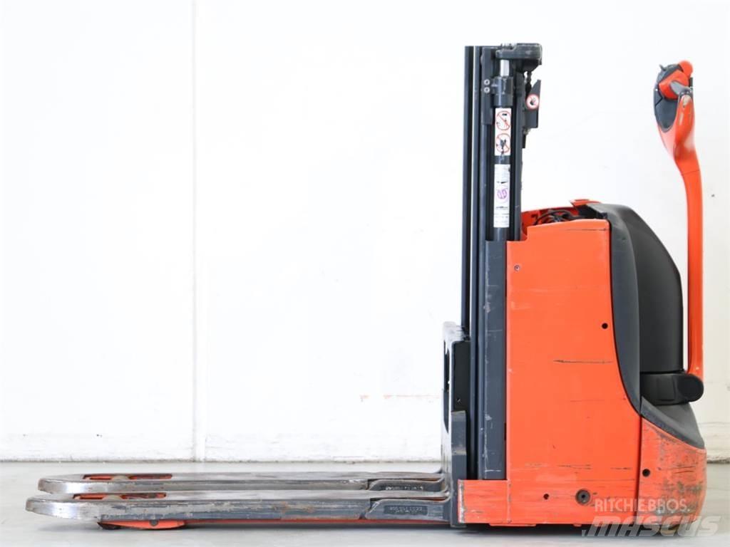 Linde D08/1160-01 Gerbeur accompagnant