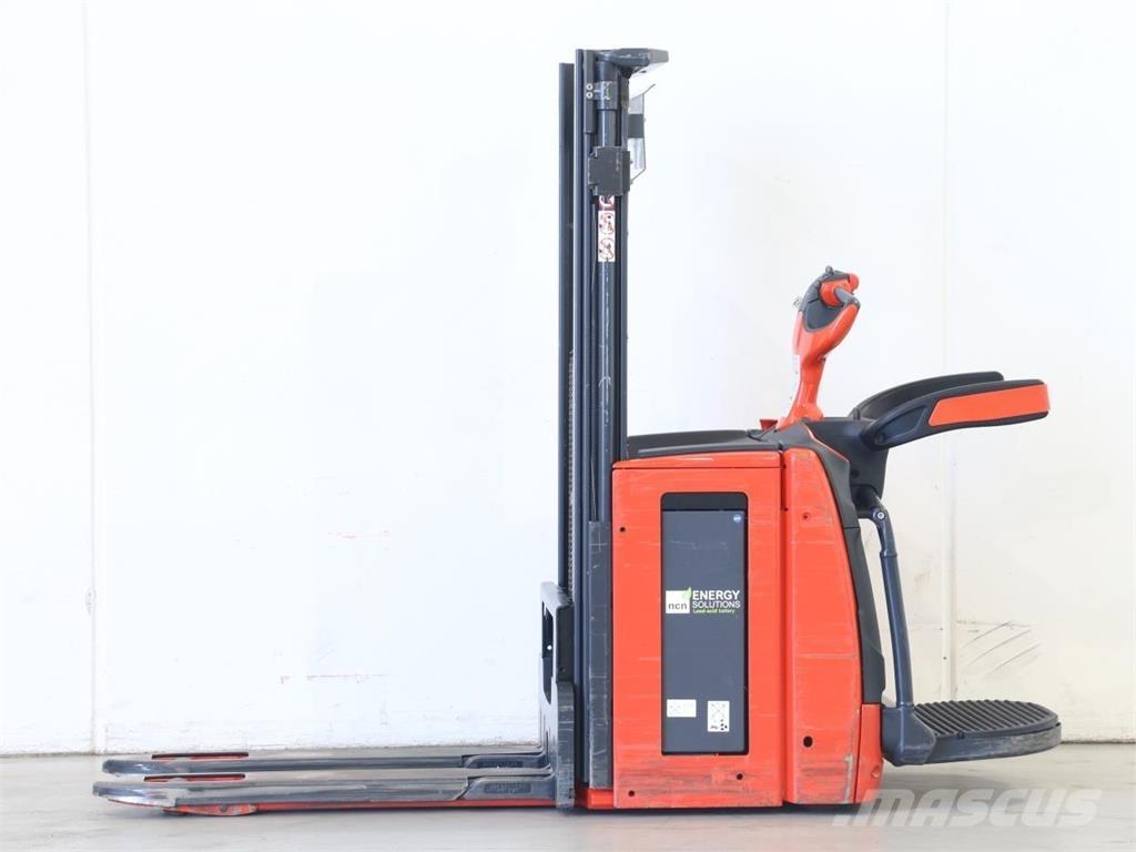 Linde D12AP/1173-01 Gerbeur accompagnant