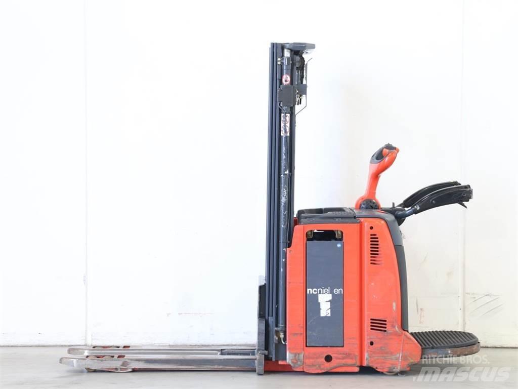Linde D12AP/133 Gerbeur accompagnant