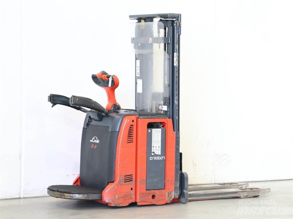 Linde D12AP/133 Gerbeur accompagnant