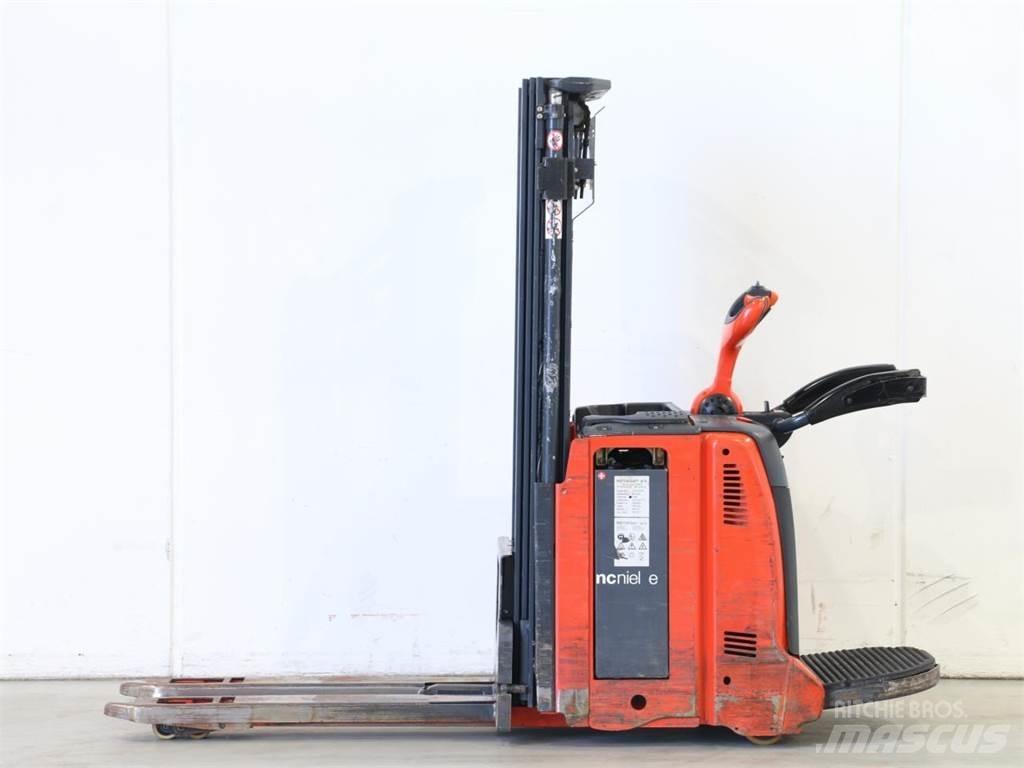 Linde D12AP/133 Gerbeur accompagnant
