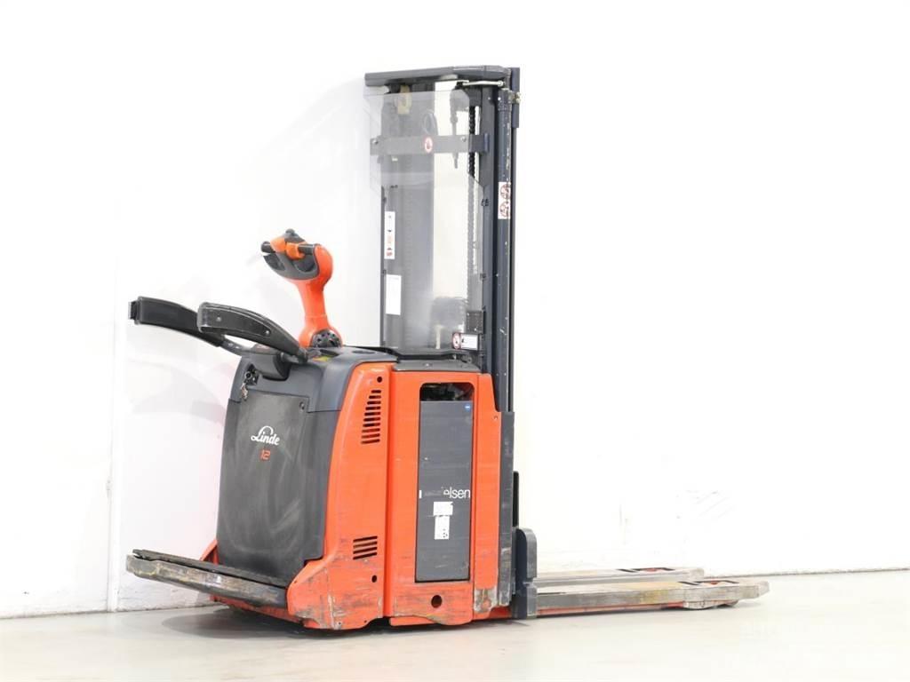 Linde D12AP/133 Gerbeur accompagnant