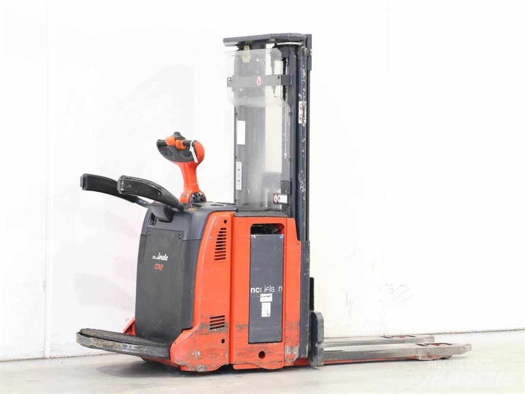 Linde D12AP/133 Gerbeur accompagnant