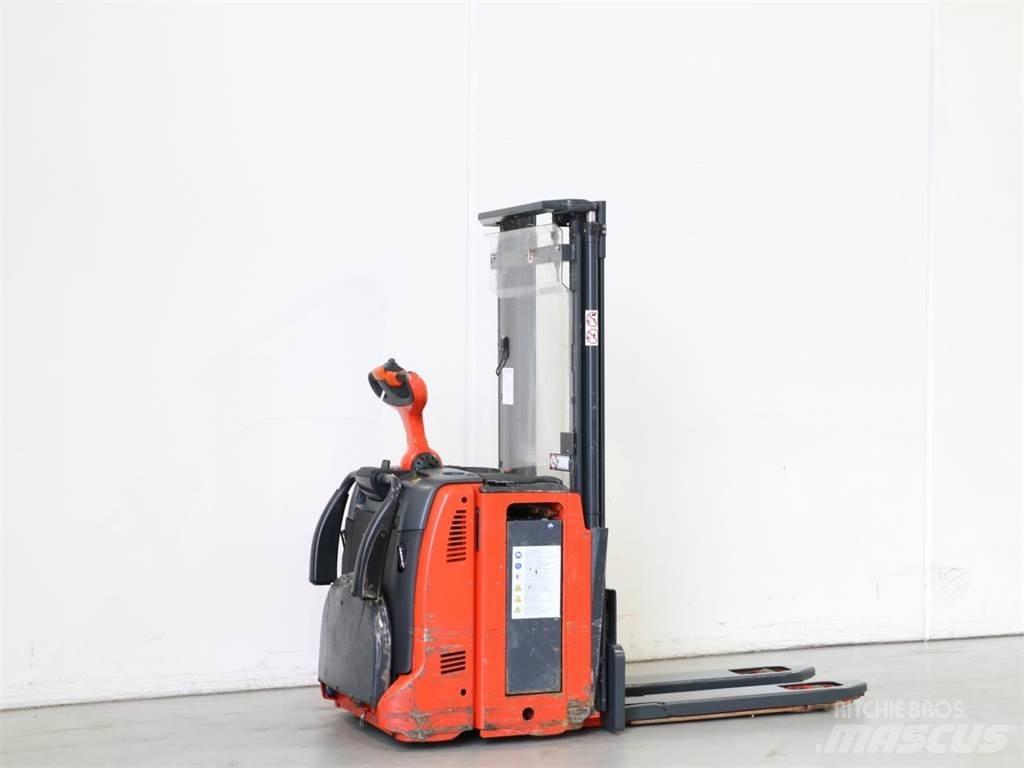 Linde D12AP/133 Gerbeur accompagnant