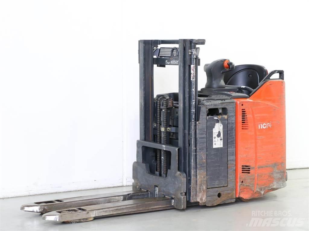 Linde D12HPSP/133 Gerbeur accompagnant