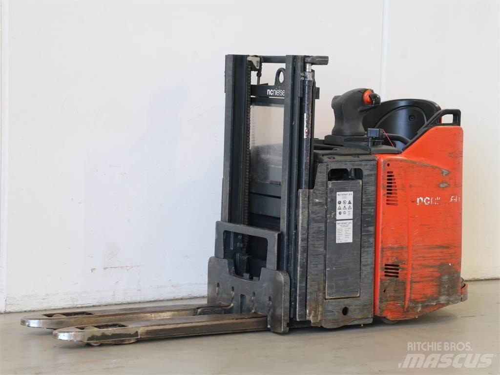 Linde D12HPSP/133 Gerbeur accompagnant