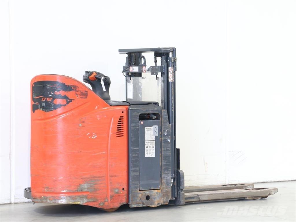 Linde D12SP/133 Gerbeur accompagnant