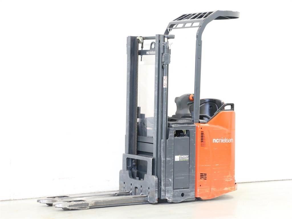 Linde D12SP/133 Gerbeur accompagnant
