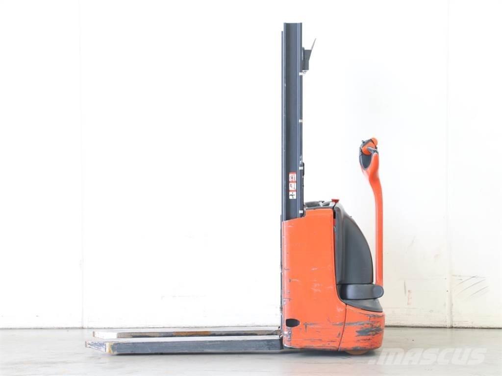 Linde L10/1172-01 Gerbeur accompagnant