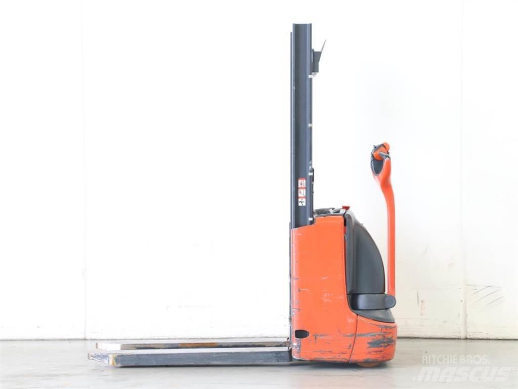 Linde L10/1172-01 Gerbeur accompagnant