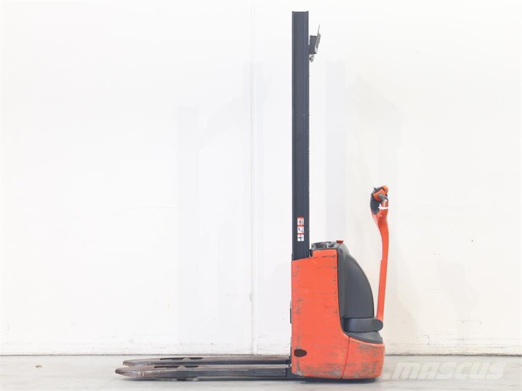 Linde L12/1172-01 Gerbeur accompagnant