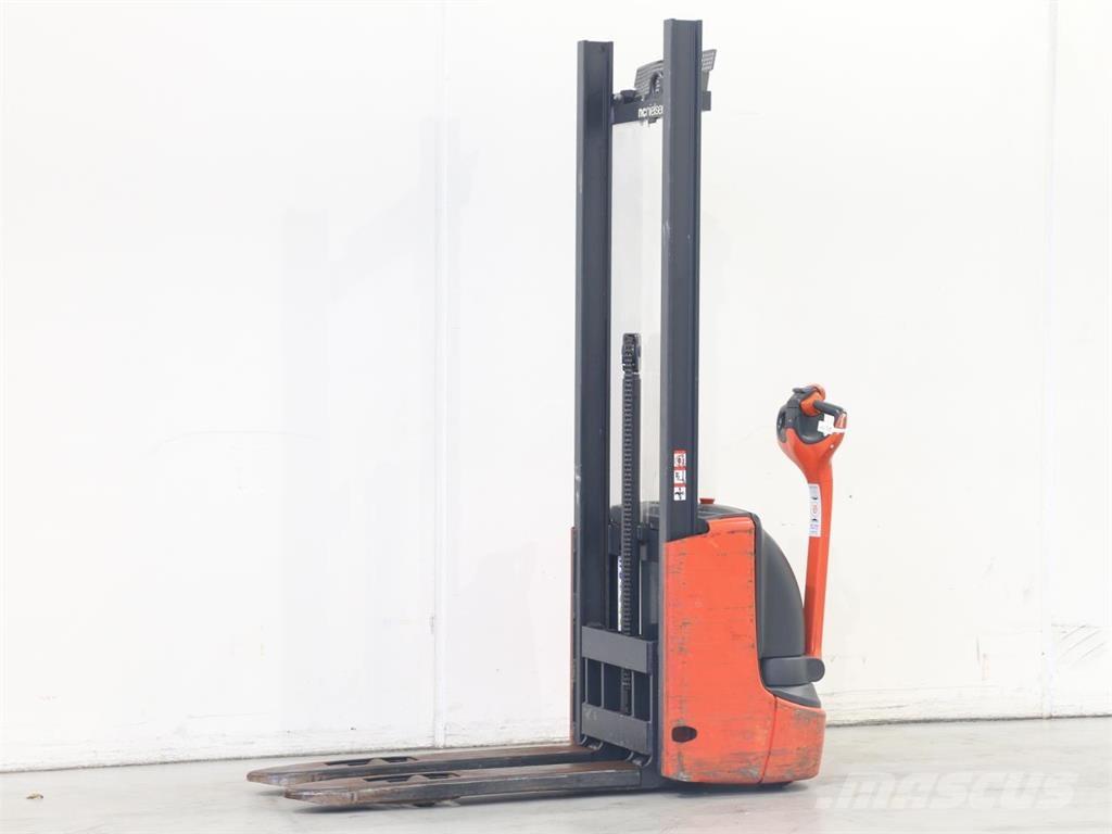 Linde L12/1172-01 Gerbeur accompagnant