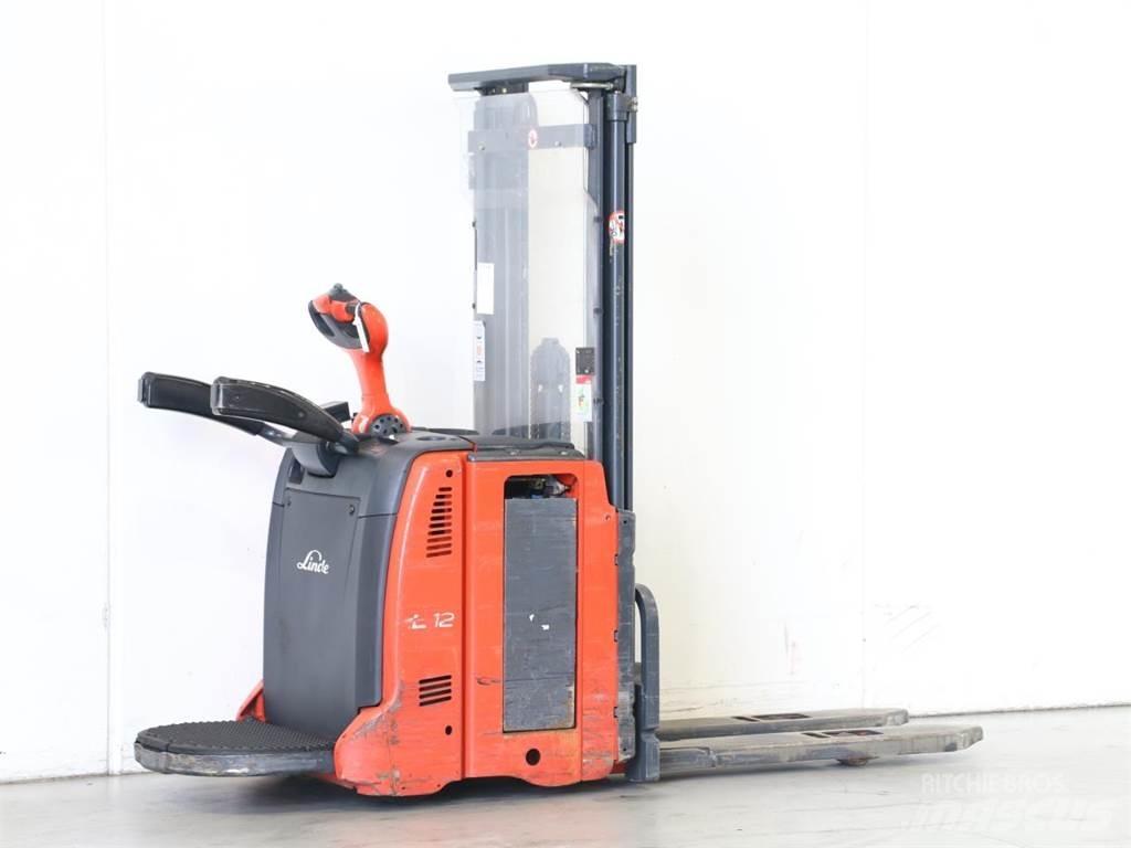 Linde L12AP/133 Gerbeur accompagnant