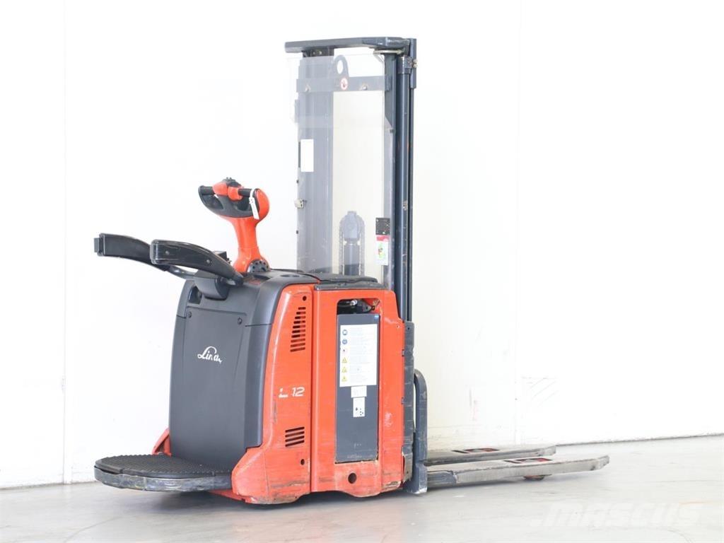 Linde L12AP/133 Gerbeur accompagnant