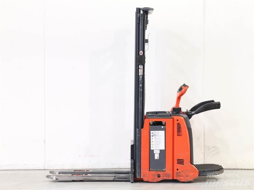 Linde L12AP/133-00 Gerbeur accompagnant