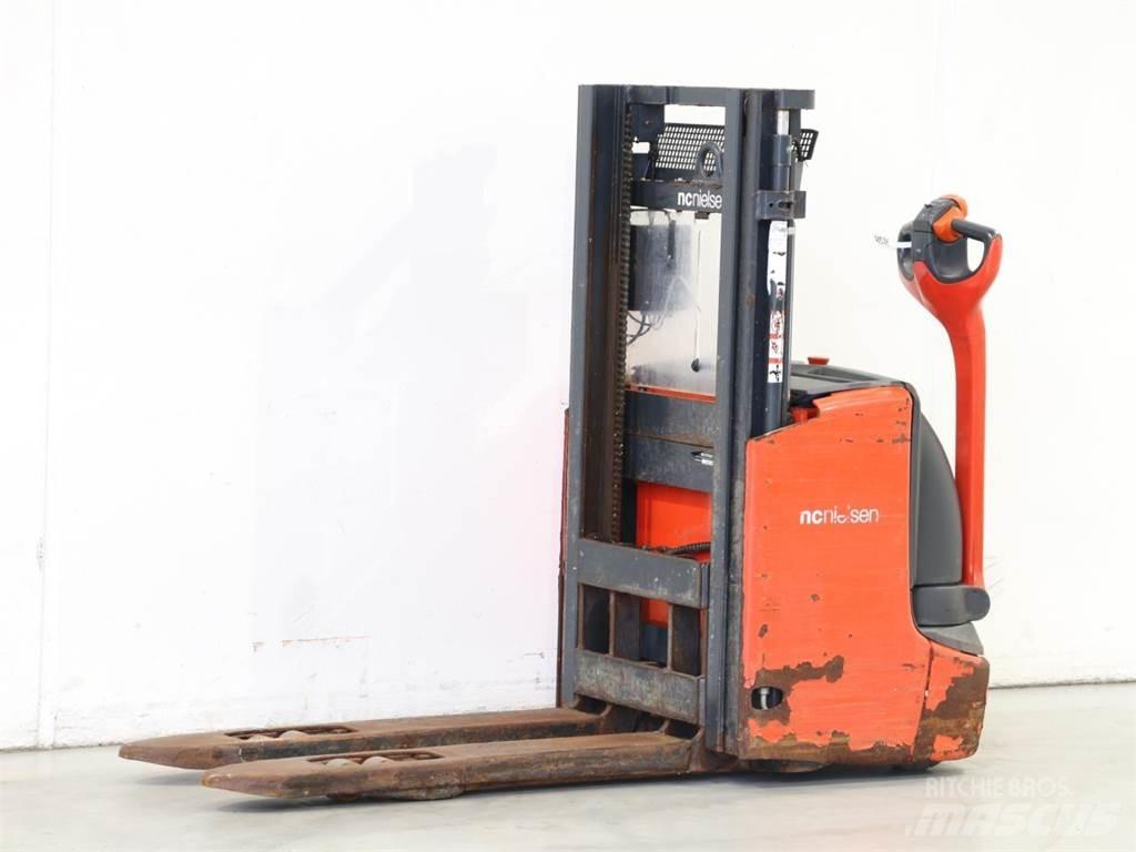 Linde L12I/1172 Gerbeur accompagnant