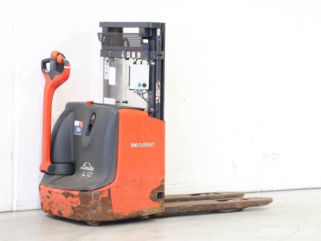 Linde L12I/1172 Gerbeur accompagnant