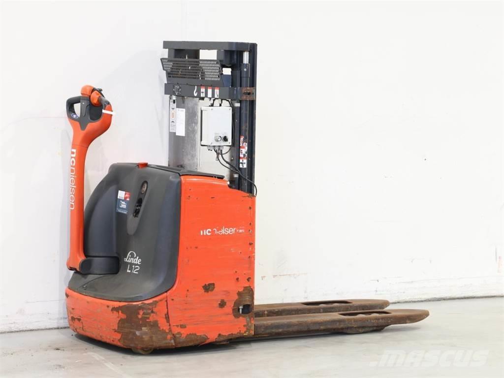 Linde L12I/1172 Gerbeur accompagnant