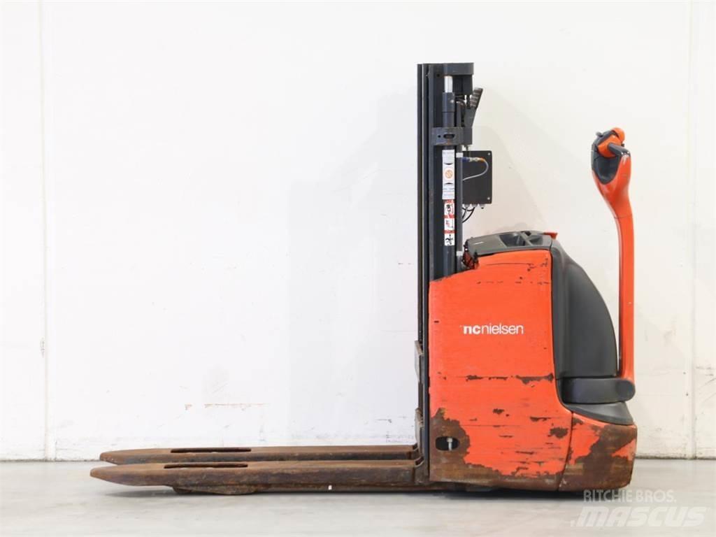 Linde L12I/1172 Gerbeur accompagnant