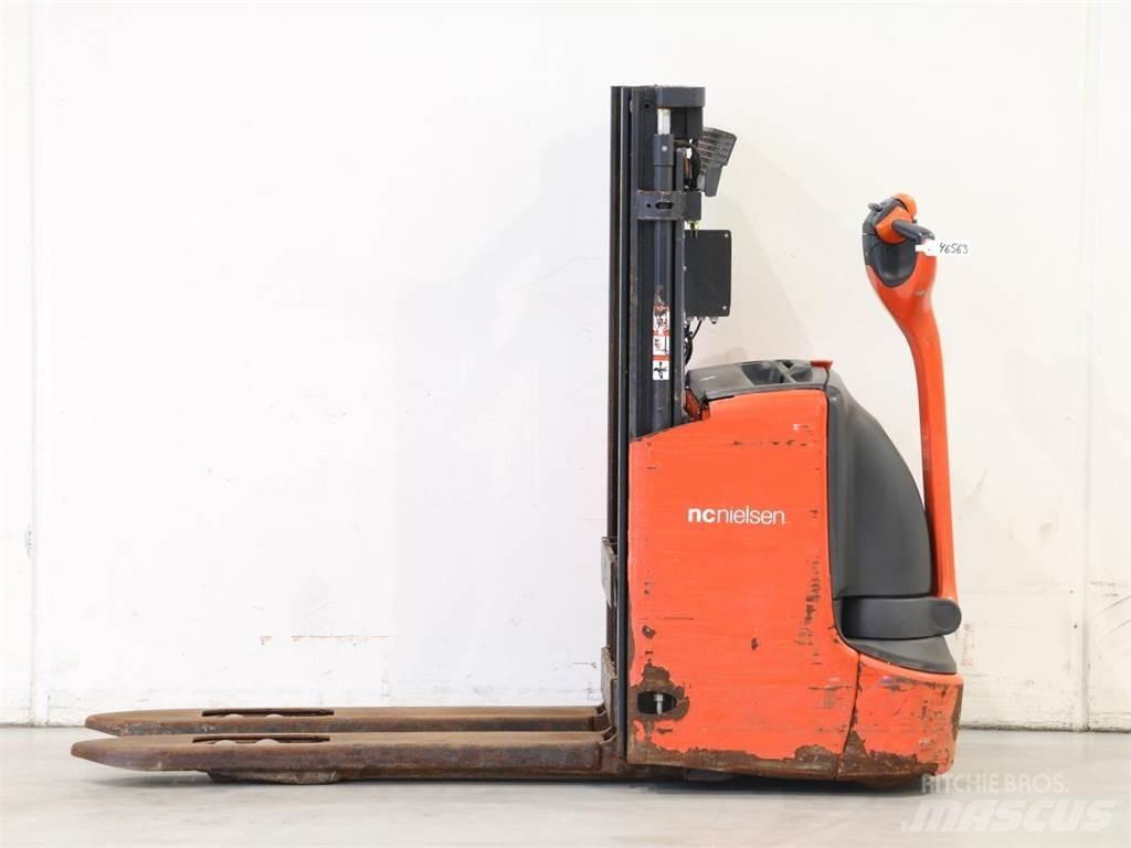 Linde L12I/1172 Gerbeur accompagnant