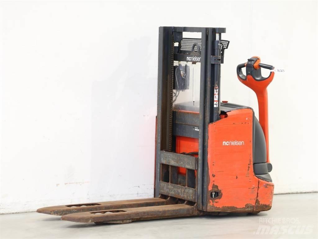 Linde L12I/1172 Gerbeur accompagnant