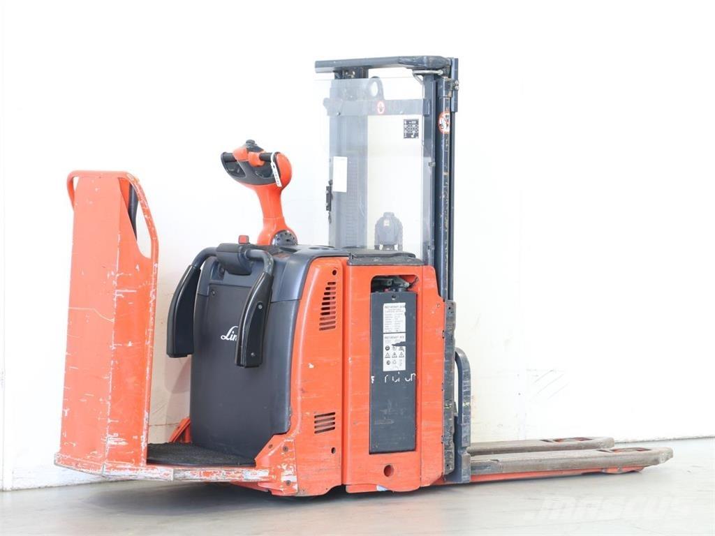 Linde L12LAP/133 Gerbeur accompagnant