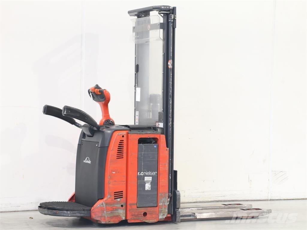 Linde L12LAP/133 Gerbeur accompagnant
