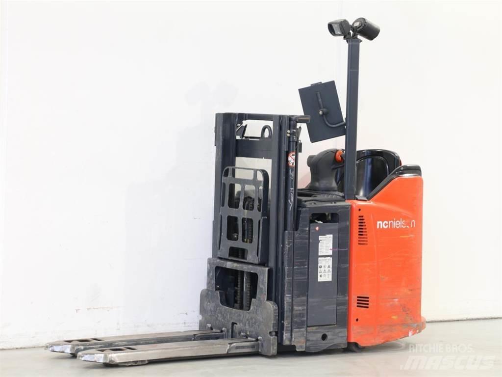 Linde L12LSP/133 Gerbeur accompagnant
