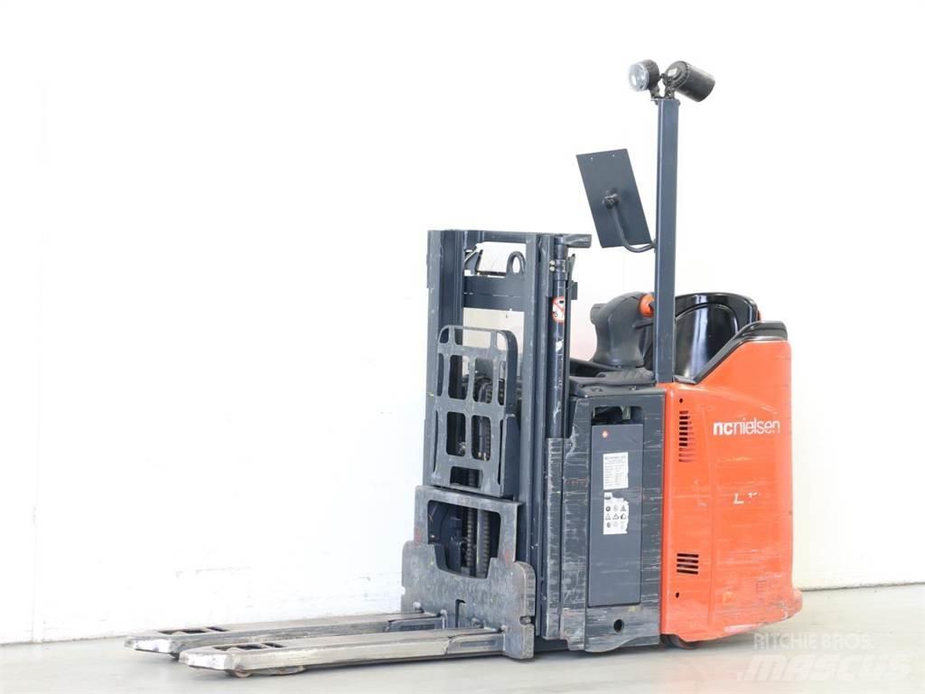 Linde L12LSP/133 Gerbeur accompagnant