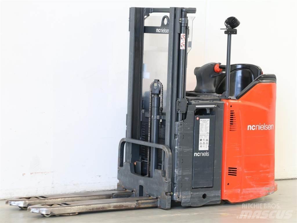 Linde L12LSP/133 Gerbeur accompagnant