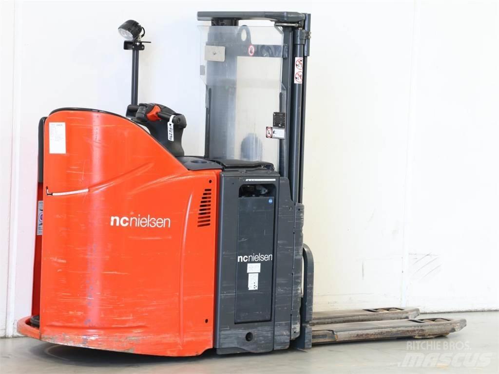Linde L12LSP/133 Gerbeur accompagnant