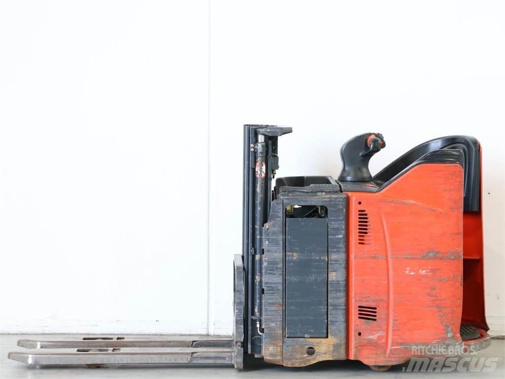 Linde L12SP/133 Gerbeur accompagnant