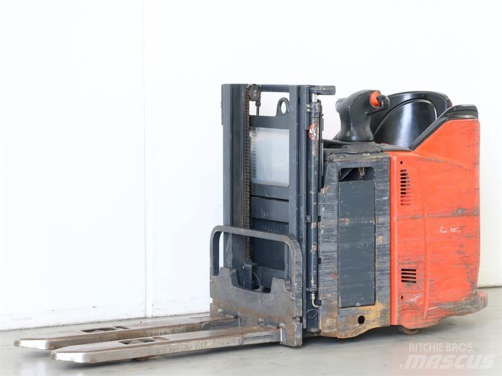Linde L12SP/133 Gerbeur accompagnant