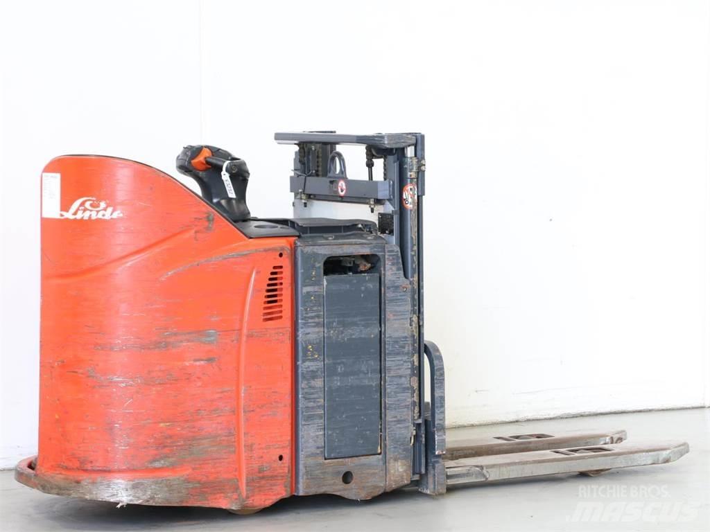 Linde L12SP/133 Gerbeur accompagnant