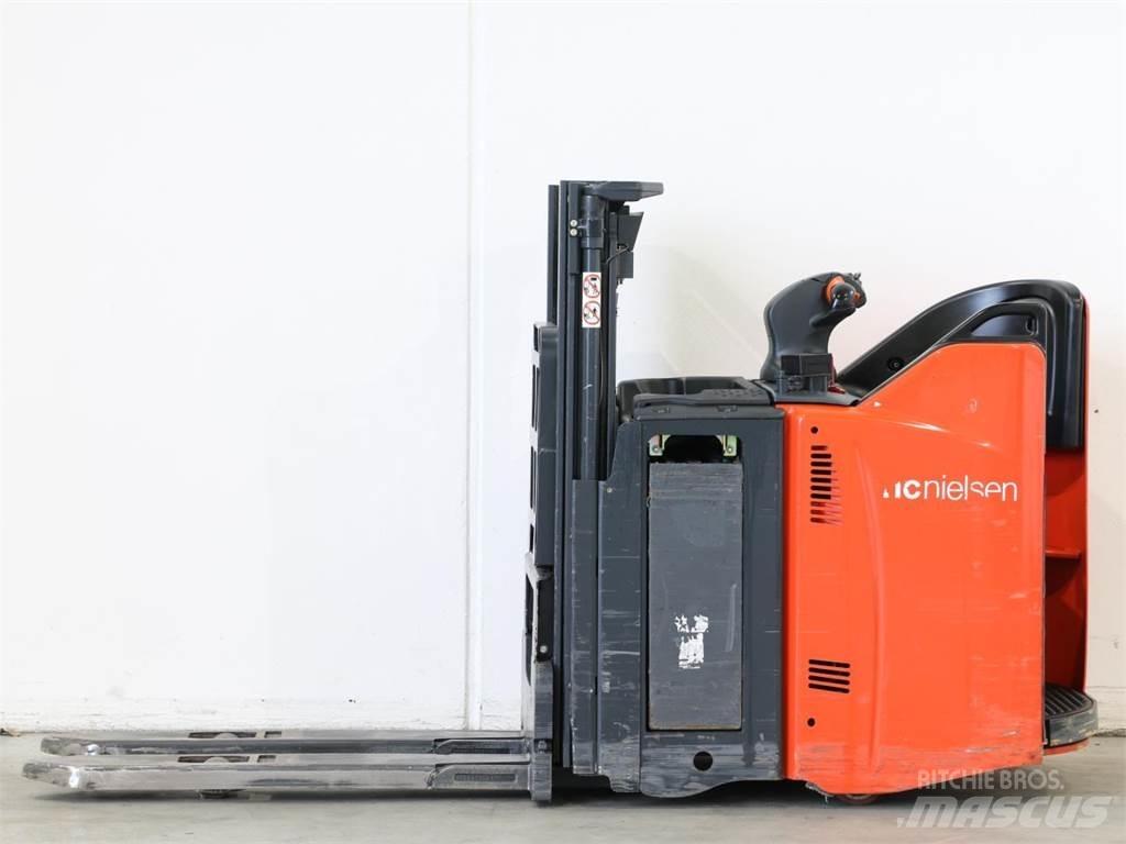 Linde L12SP/133-00 Gerbeur accompagnant