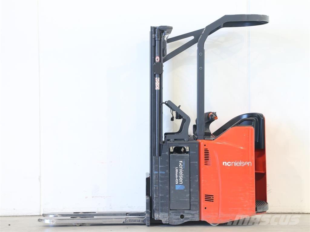Linde L12SP/133-00 Gerbeur accompagnant