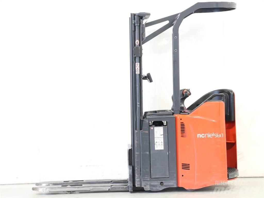 Linde L12SP/133-01 Gerbeur accompagnant
