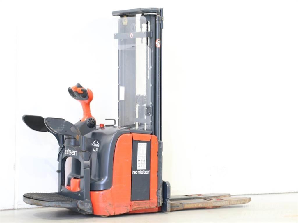 Linde L14API/372 Gerbeur accompagnant
